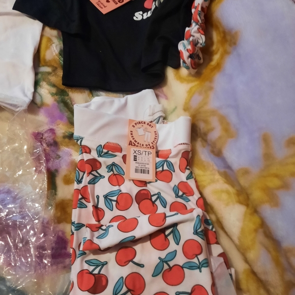 Miscellaneous items - Picture 8 of 13